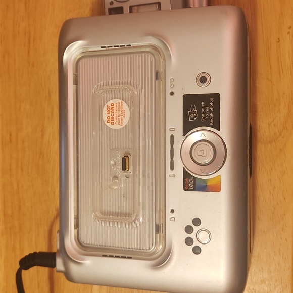 Kodak Easy Share digital camera with printer dock - Picture 4 of 12